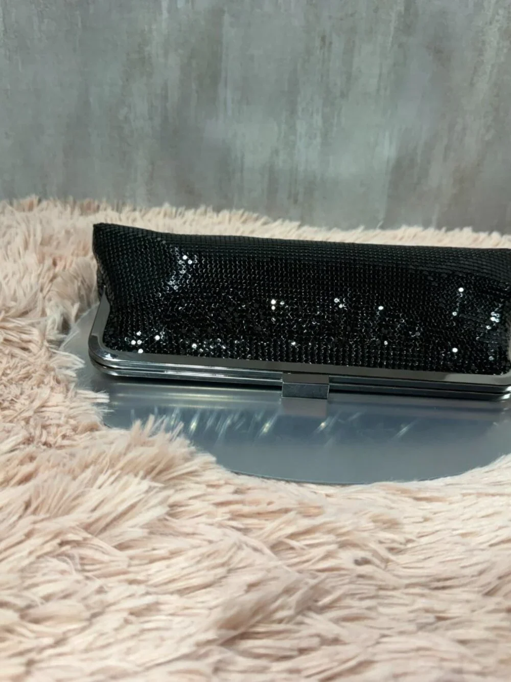 EUC Sparkly Sequin Evening Clutch/Formal Clutch - Black